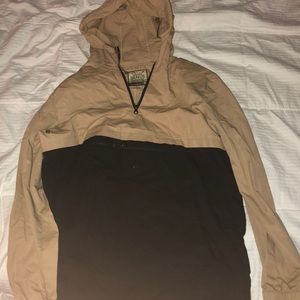 An XL Dravus Zumiez pullover jacket